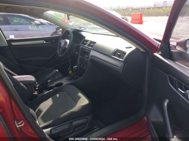 1VWAS7A37FC098867 Volkswagen Passat 1.8t S