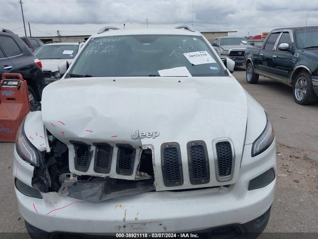 1C4PJLCB9HW527005 Jeep Cherokee Latitude Fwd