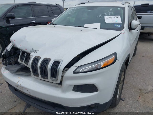 1C4PJLCB9HW527005 Jeep Cherokee Latitude Fwd