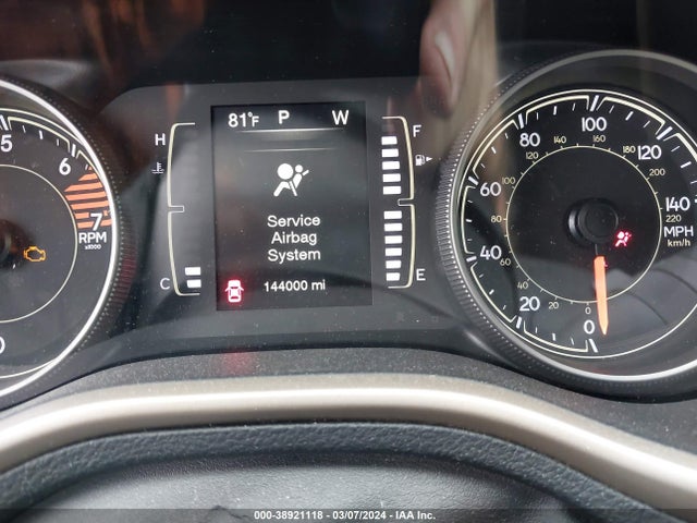 1C4PJLCB9HW527005 Jeep Cherokee Latitude Fwd