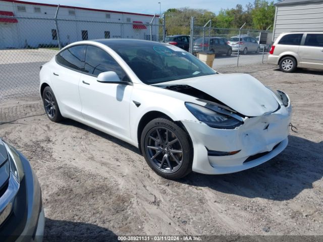 38921131 :رقم المزاد ، 5YJ3E1EBXKF493897 vin ، 2019 Tesla Model 3 Long Range/performance مزاد بيع