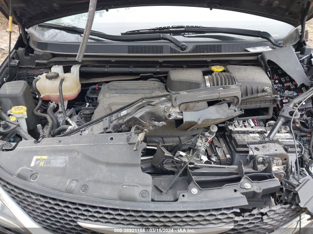 Chrysler Pacifica Touring L 2018 2C4RC1BG9JR115346 Image 10