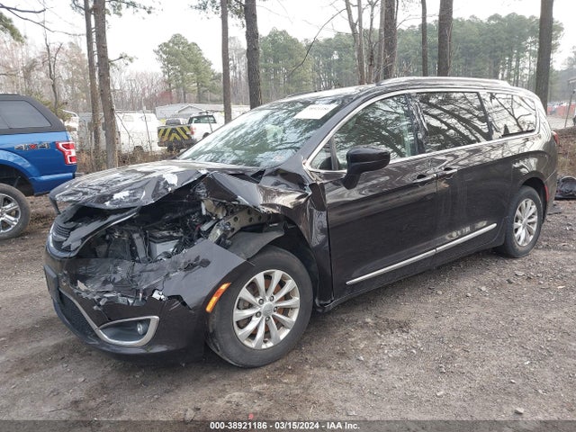 Chrysler Pacifica Touring L 2018 2C4RC1BG9JR115346 Image 2