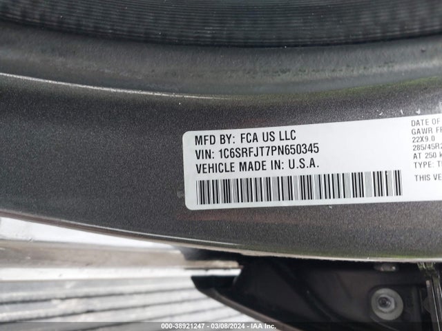 RAM 1500 Laramie  4x4 5'7 Box 2023 1C6SRFJT7PN650345 Image 9