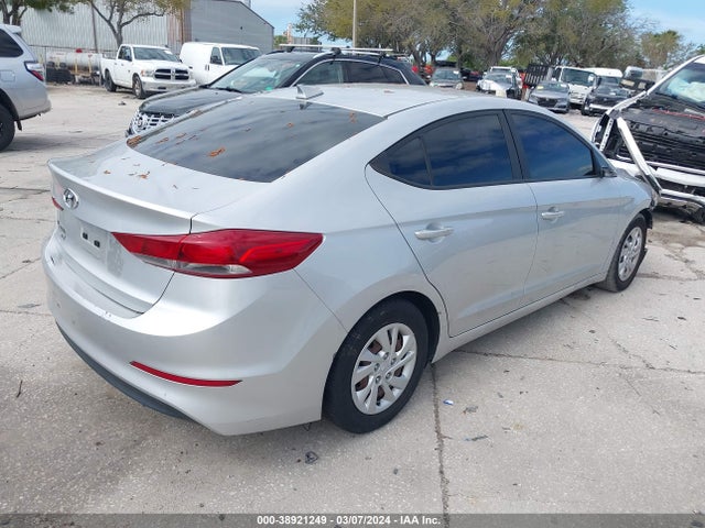 Hyundai ELANTRA SE 2017 5NPD74LFXHH102697 Image 4