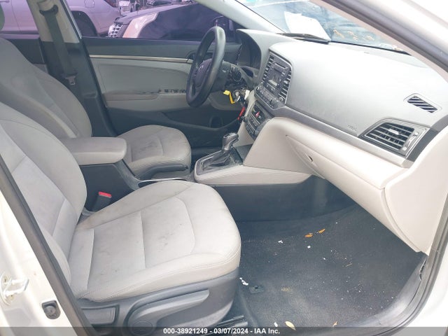 Hyundai ELANTRA SE 2017 5NPD74LFXHH102697 Image 5