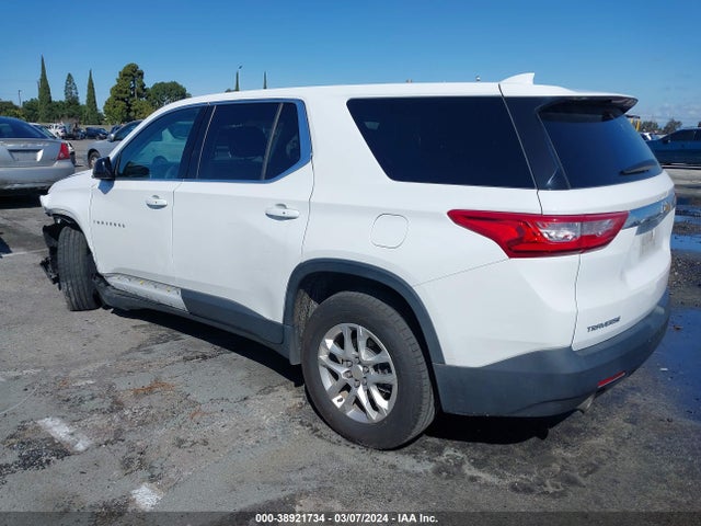 Chevrolet Traverse Ls 2019 1GNERFKW3KJ303424 Image 3