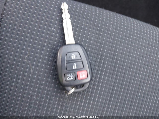 Toyota Rav4 Xle 2016 2T3RFREV1GW479453 Image 11