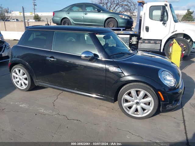 2010 MINI COOPER S WMWMF7C57ATX45535 Photo 0