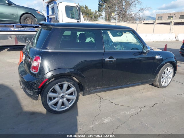 2010 MINI COOPER S WMWMF7C57ATX45535 Photo 3