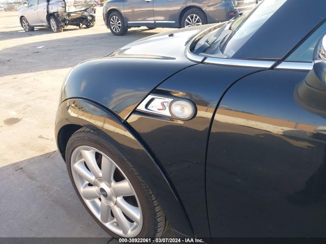 2010 MINI COOPER S WMWMF7C57ATX45535 Photo 5