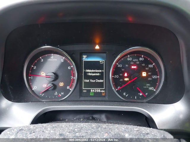 Toyota RAV4 SE 2018 JTMNFREV0JJ181206 Image 7