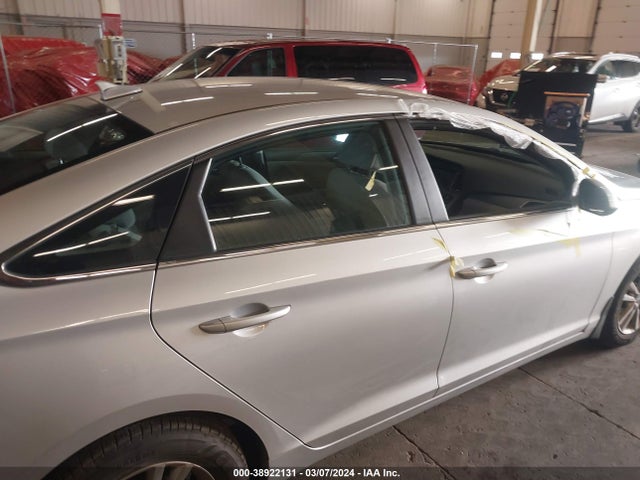 Hyundai SONATA SE 2017 5NPE24AF6HH542129 Image 12