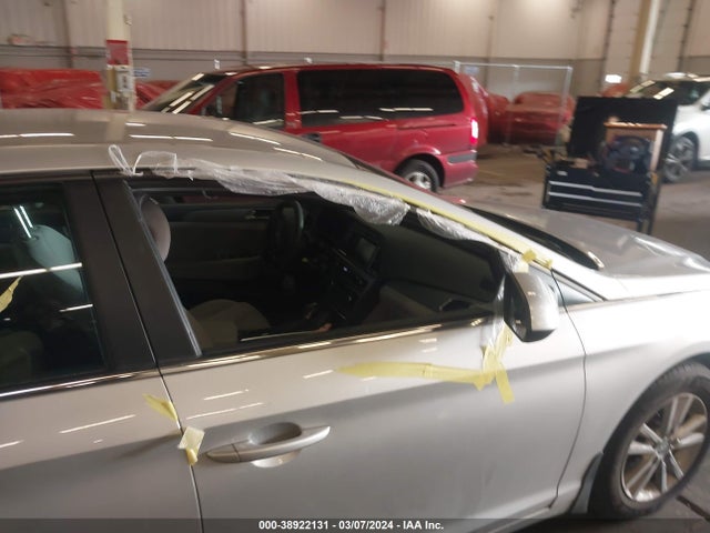 Hyundai SONATA SE 2017 5NPE24AF6HH542129 Image 14