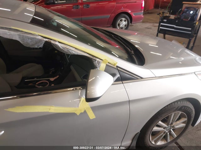 Hyundai SONATA SE 2017 5NPE24AF6HH542129 Image 15