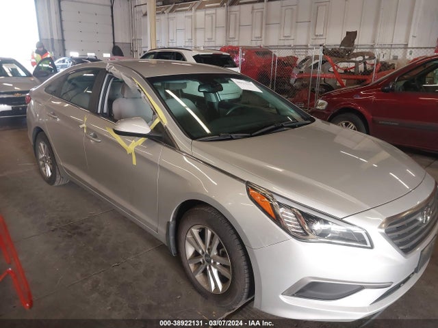 Hyundai SONATA SE 2017 5NPE24AF6HH542129 Image 16