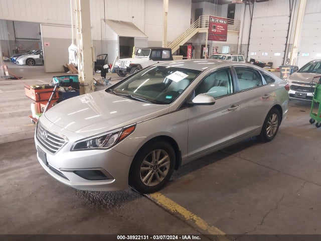 Hyundai SONATA SE 2017 5NPE24AF6HH542129 Image 2