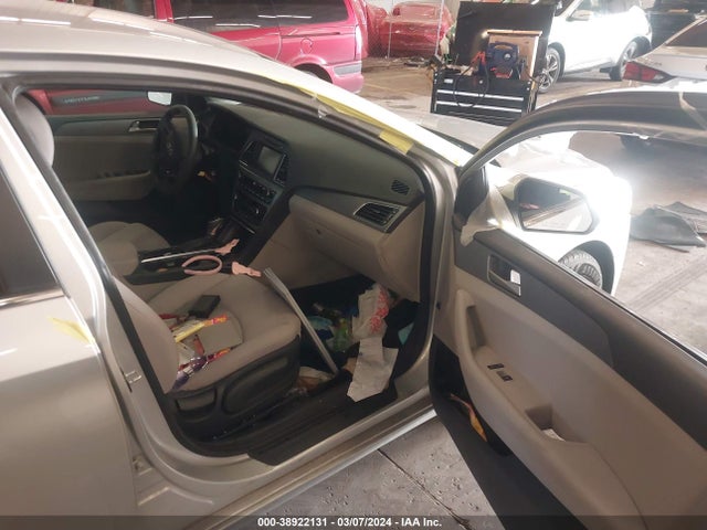 Hyundai SONATA SE 2017 5NPE24AF6HH542129 Image 5