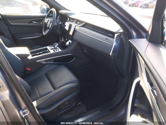 2023 JAGUAR F-PACE SADCJ2EX7PA716639 Photo 4