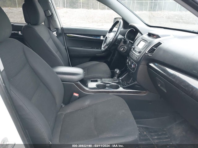 KIA Sorento Lx V6 2014 5XYKTDA71EG504738 Image 5