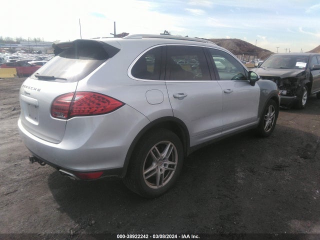 2011 PORSCHE CAYENNE WP1AA2A28BLA00096 Photo 3