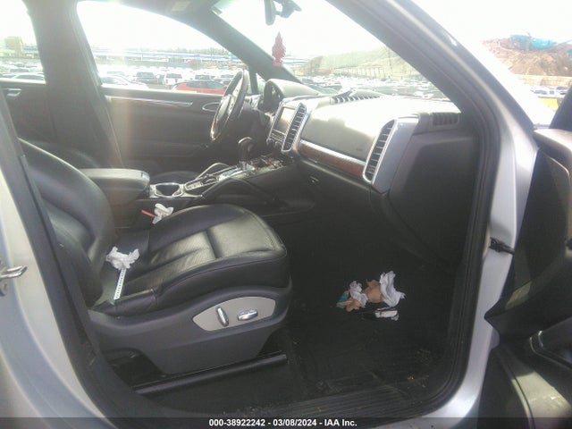 2011 PORSCHE CAYENNE WP1AA2A28BLA00096 Photo 4