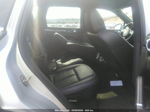 2011 PORSCHE CAYENNE WP1AA2A28BLA00096 Photo 7