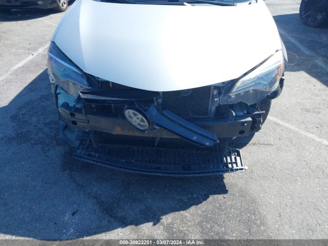 2T1BURHE0JC086306 Toyota COROLLA LE