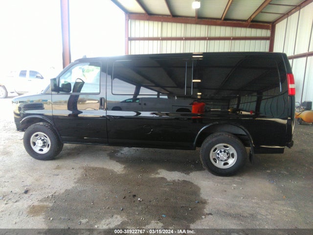 Chevrolet Express 2500 Work Van 2017 1GCWGAFF4H1165370 Image 14
