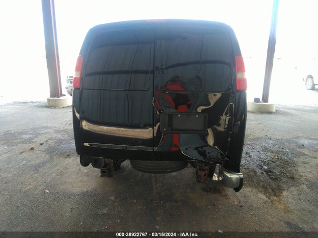 Chevrolet Express 2500 Work Van 2017 1GCWGAFF4H1165370 Image 16