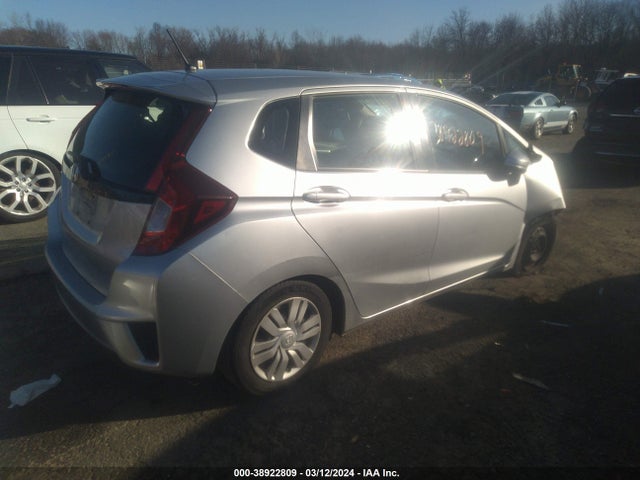 Honda FIT LX 2016 JHMGK5H58GX005162 Image 4