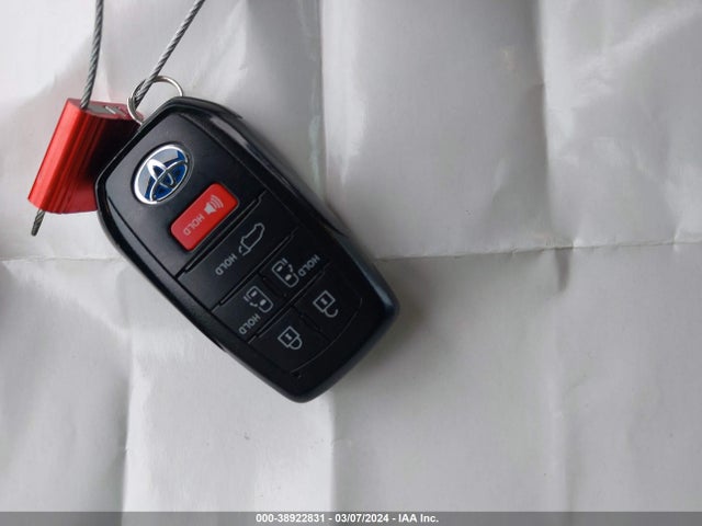 Toyota SIENNA XLE 2023 5TDYSKFC0PS084080 Image 11