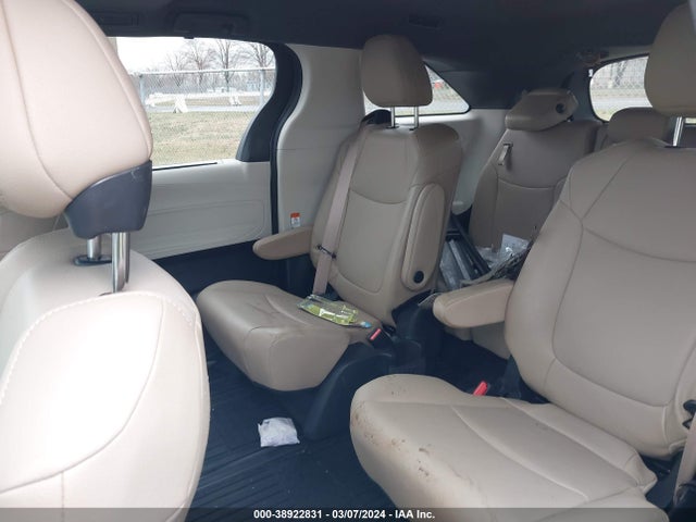 Toyota SIENNA XLE 2023 5TDYSKFC0PS084080 Image 8