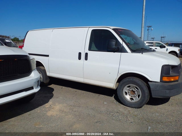 Chevrolet Express 2500 Work Van 2017 1GCWGAFF7H1132380 Image 13