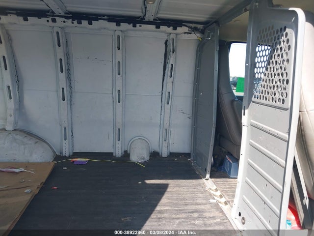 Chevrolet Express 2500 Work Van 2017 1GCWGAFF7H1132380 Image 8