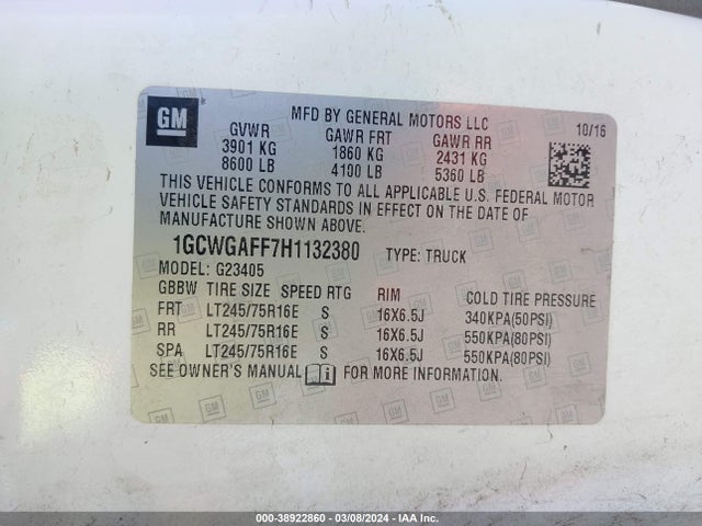 Chevrolet Express 2500 Work Van 2017 1GCWGAFF7H1132380 Image 9