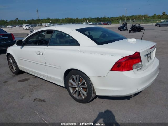 2011 VOLVO C70 YV1672MC5BJ109566 Photo 2