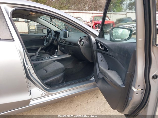 3MZBM1U79FM146300 Mazda Mazda3 I Sport