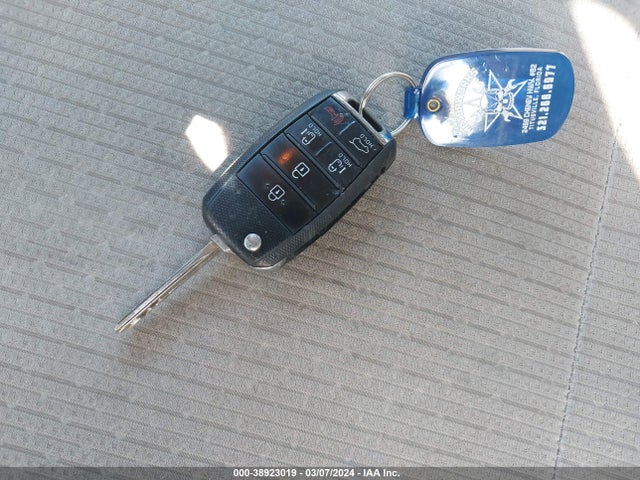 KIA SEDONA LX 2016 KNDMB5C16G6094437 Image 11