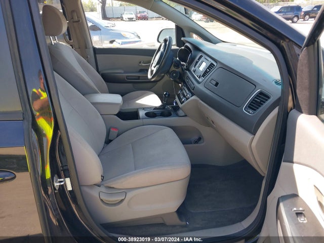 KIA SEDONA LX 2016 KNDMB5C16G6094437 Image 5