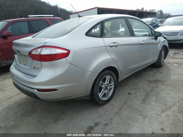 Ford FIESTA SE 2019 3FADP4BJ0KM115780 Image 4