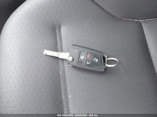 3VWRA7AU7FM046099 Volkswagen Golf Tdi Se 4-door