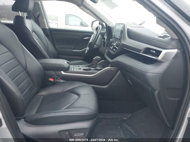 Toyota Highlander Xle 2022 5TDGZRBH3NS162527 Image 5