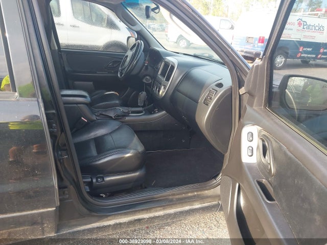 2005 FORD ESCAPE LIMITED VIN: 1FMCU94125KA15664