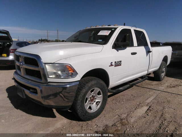 RAM 2500 Tradesman  4x4 8' Box 2018 3C6UR5HL3JG289754 Image 2
