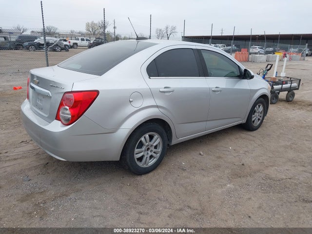 Chevrolet Sonic Lt Auto 2016 1G1JC5SHXG4137910 Image 4