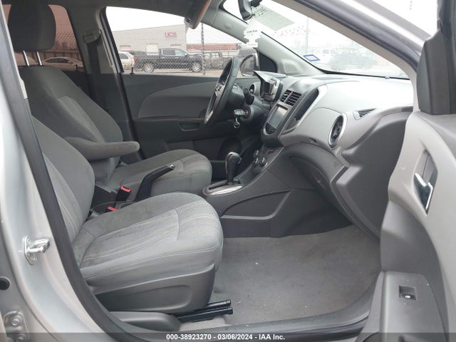 Chevrolet Sonic Lt Auto 2016 1G1JC5SHXG4137910 Image 5