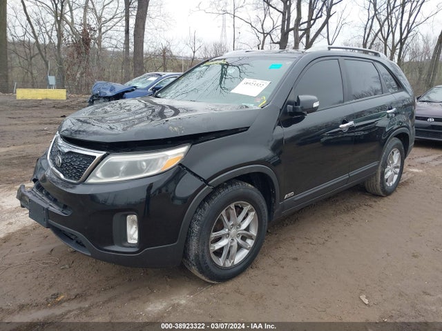 KIA SORENTO LX 2014 5XYKTCA69EG446461 Image 2