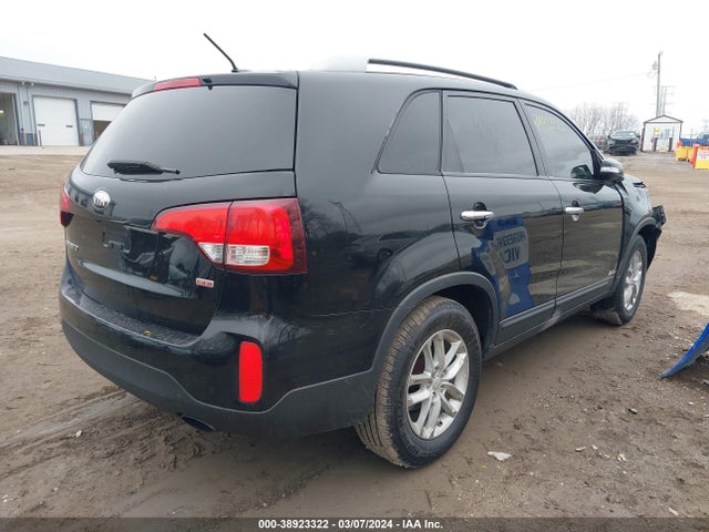 KIA SORENTO LX 2014 5XYKTCA69EG446461 Image 4