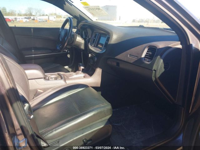 2C3CDXBG5KH657299 Dodge Charger Sxt Rwd